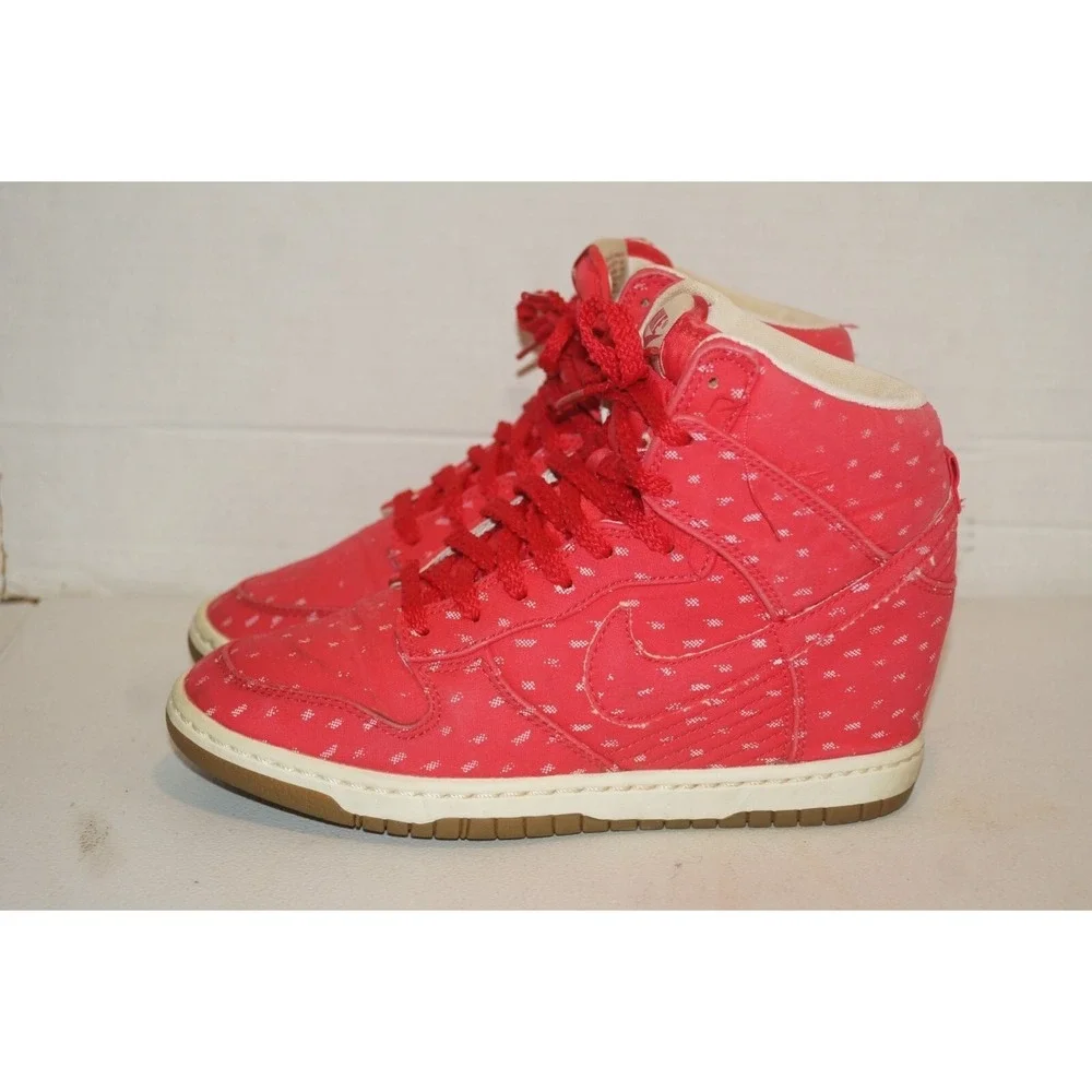 Nike Dunk Sky Hi Women's Size 8.5 Hidden Wedge Heel Shoes Red 543258-600